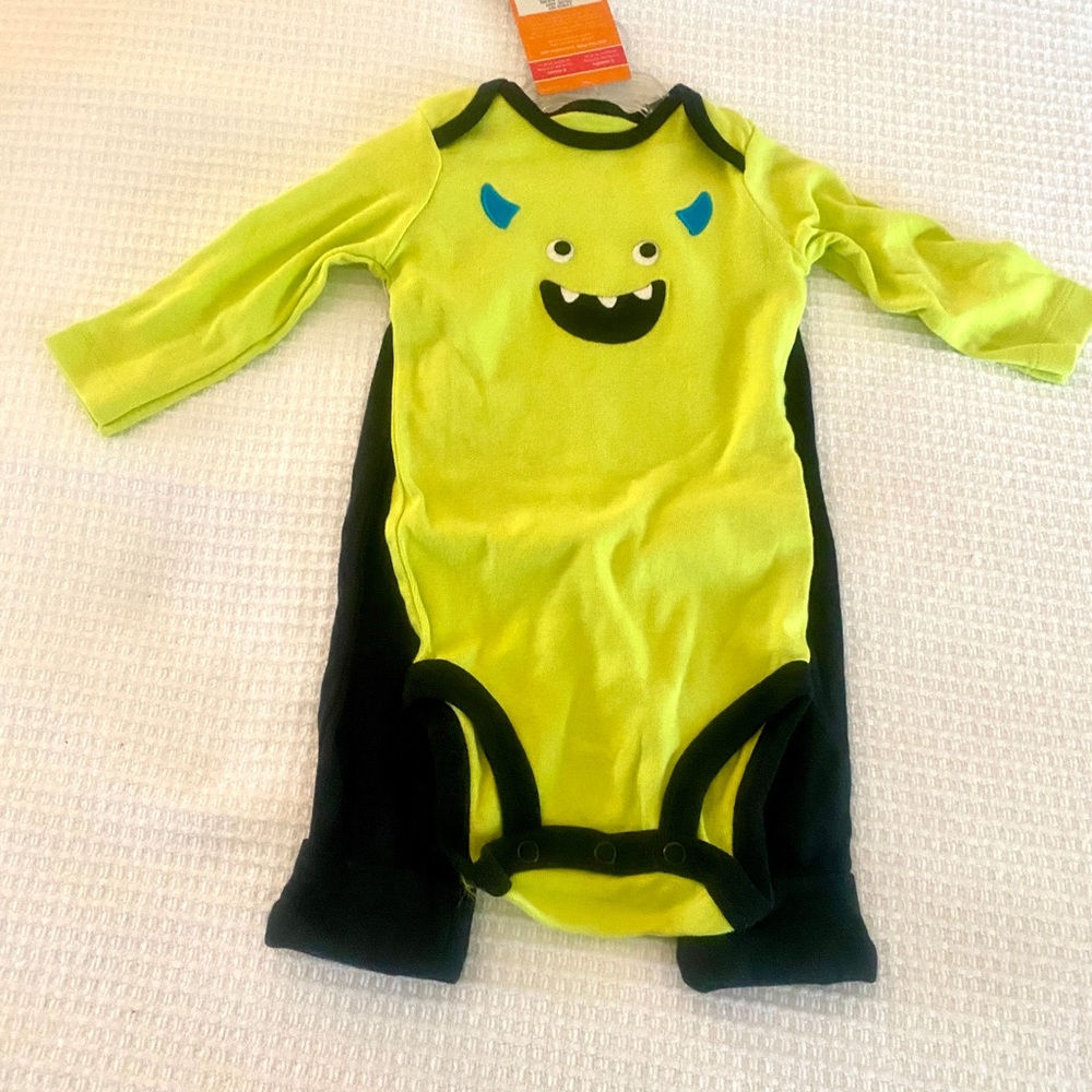 NWT Carter Halloween 2-piece outfit 6 months